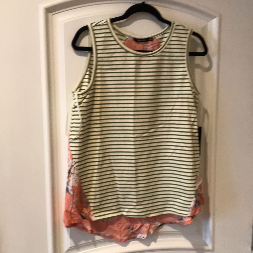 Doe & Rae high-low beautiful top size M
